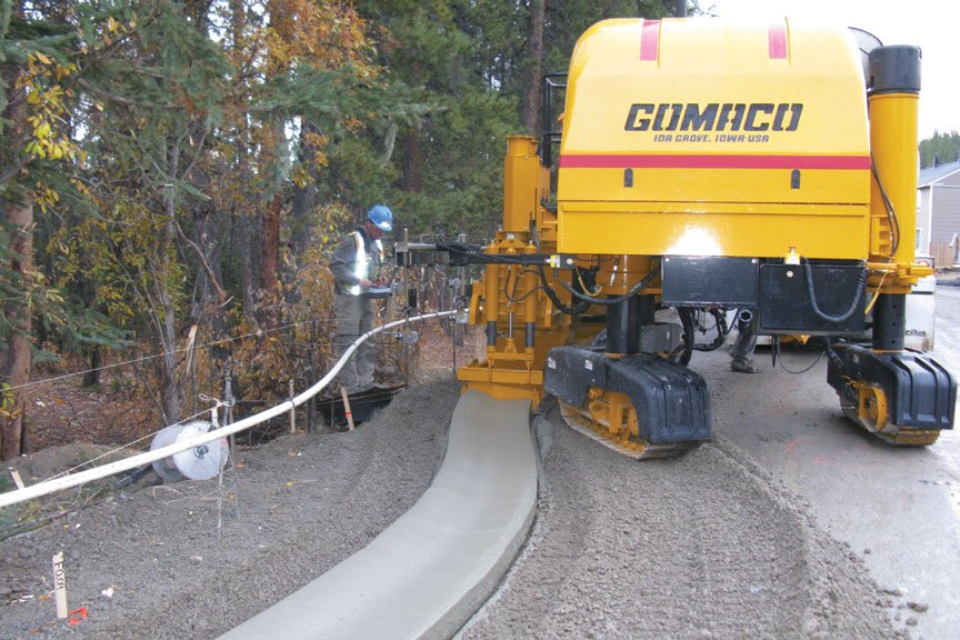 Curbing machine